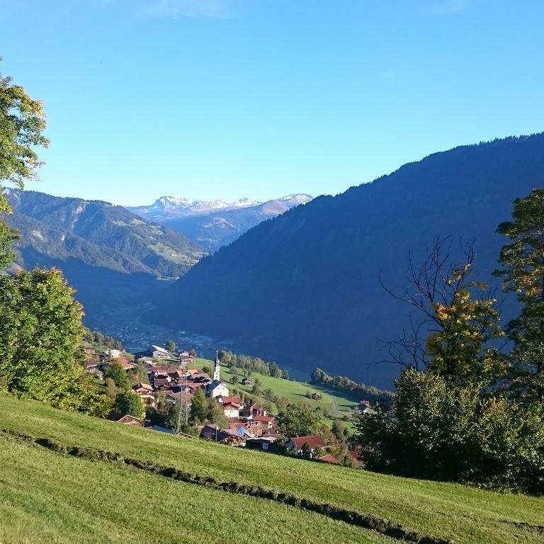 Gaestehaus Alpina In فاناس المظهر الخارجي الصورة