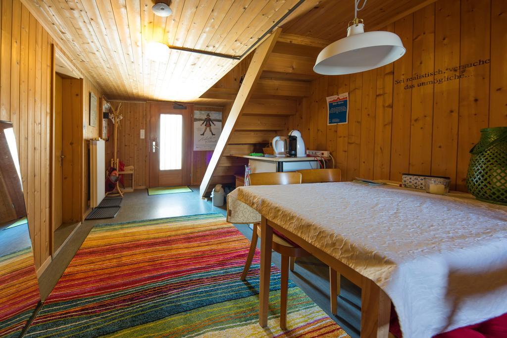 Gaestehaus Alpina In فاناس المظهر الخارجي الصورة