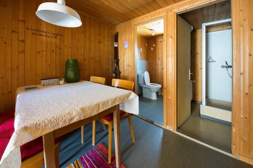 Gaestehaus Alpina In فاناس المظهر الخارجي الصورة
