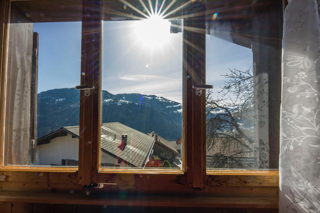 Gaestehaus Alpina In فاناس المظهر الخارجي الصورة